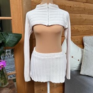 🌸3/$15🌸 Ivory Ribbed Knit Zip Front Cropped Sweater & Mini Skirt Cord Set Size S